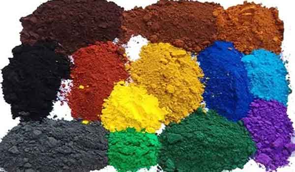 Iron oxide pigment, paints